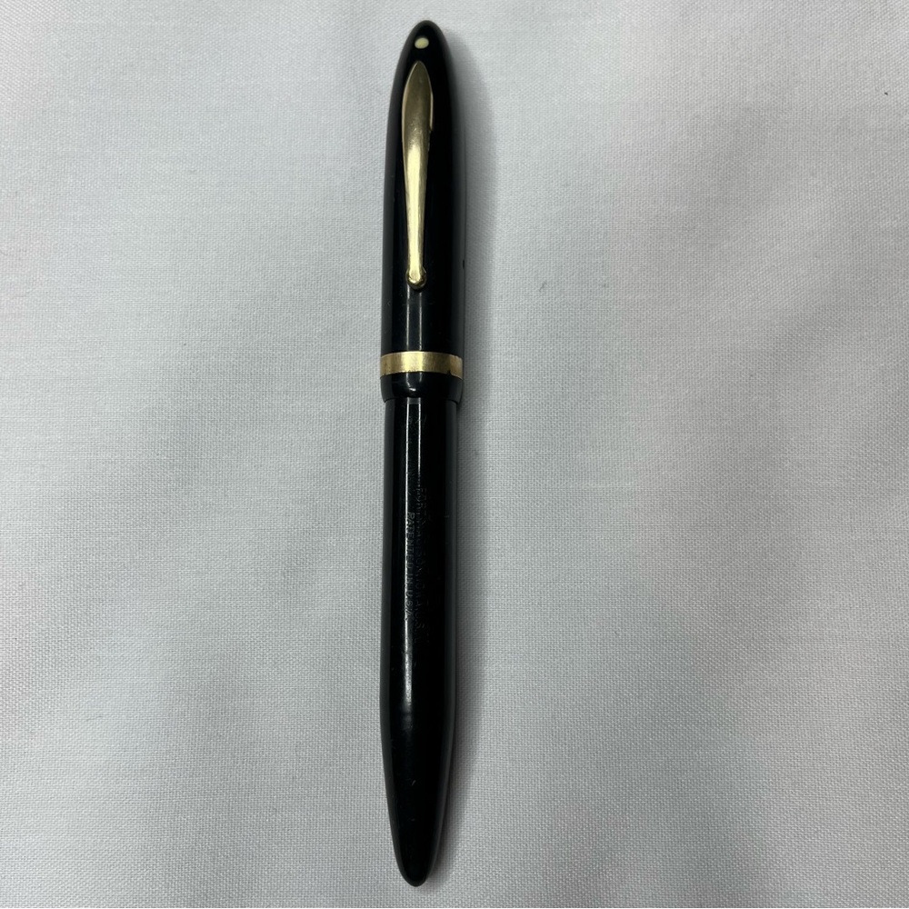 Vintage Sheaffer White Dot Fountain Pen-Black, Gold Trim. Lever Fill.